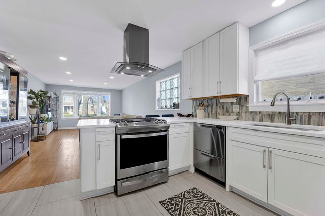 3815 Lawn Avenue, Western Springs, IL 60558