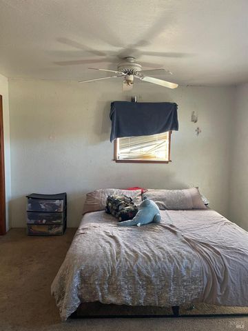 22881 Biggar Ln, Covelo, CA 95428