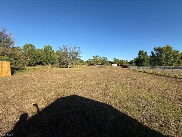 3761 39th AVE NE, Naples, FL 34120