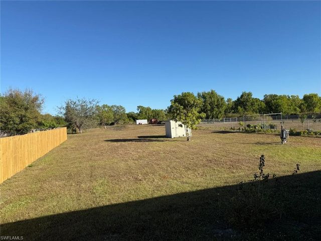 3761 39th AVE NE, Naples, FL 34120