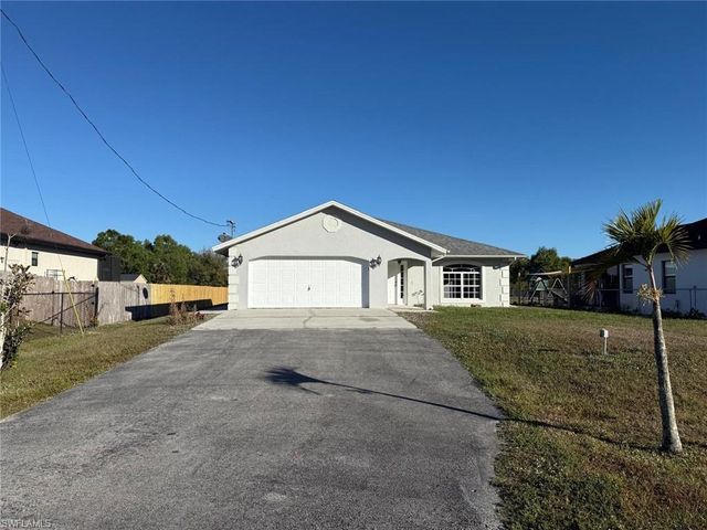 3761 39th AVE NE, Naples, FL 34120