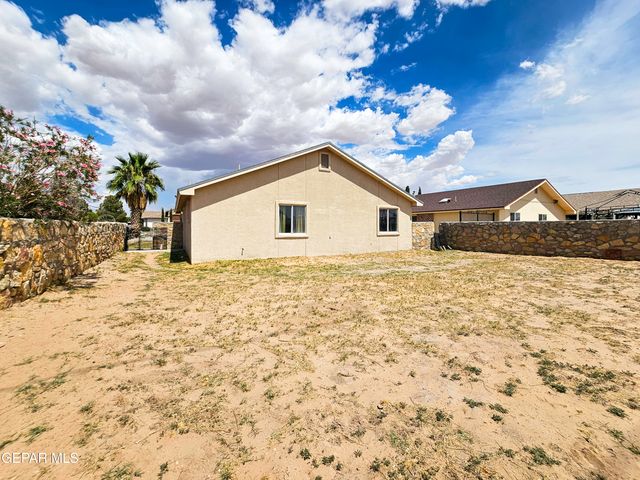 693 DESERT SAGE Drive, Horizon City, TX 79928