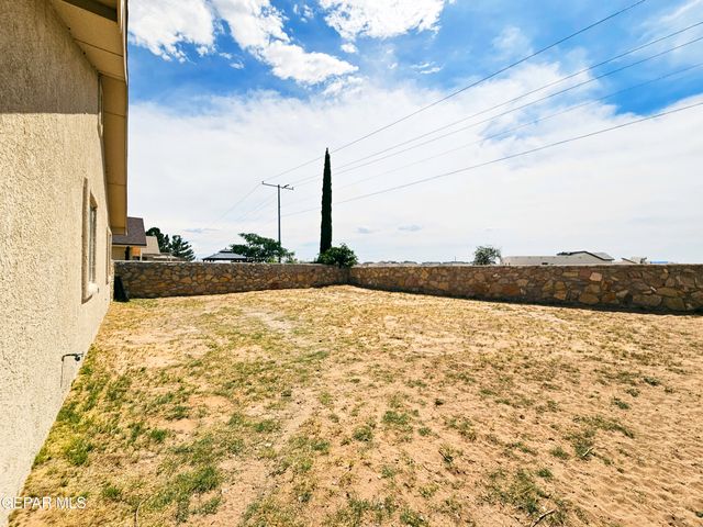 693 DESERT SAGE Drive, Horizon City, TX 79928