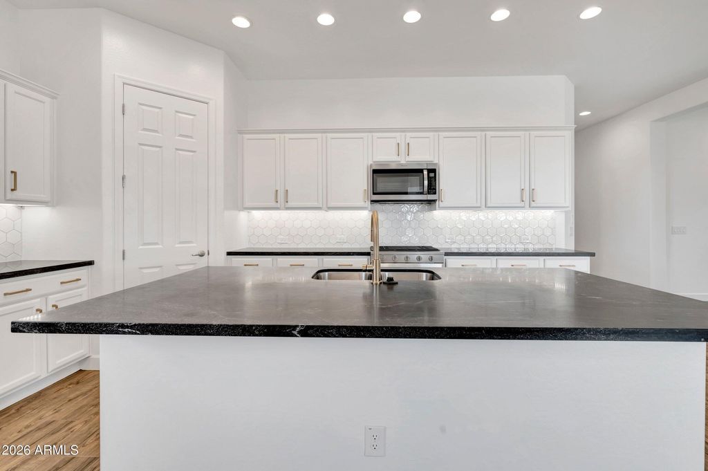 36334 N GRAPEVINE Drive, San Tan Valley, AZ 85140 — photo 5