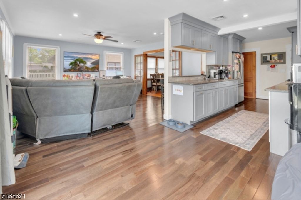 23 Brookside Ave, Hawthorne Boro, NJ 07506