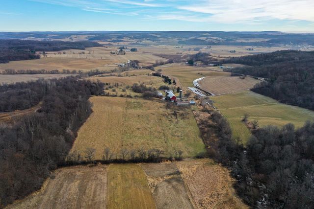 E5190 Sand Hill Road, Reedsburg, WI 53959