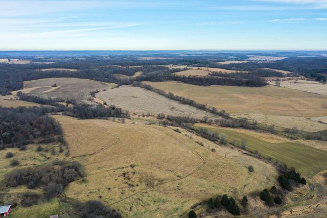 E5190 Sand Hill Road, Reedsburg, WI 53959