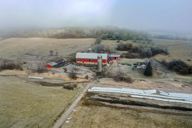 E5190 Sand Hill Road, Reedsburg, WI 53959