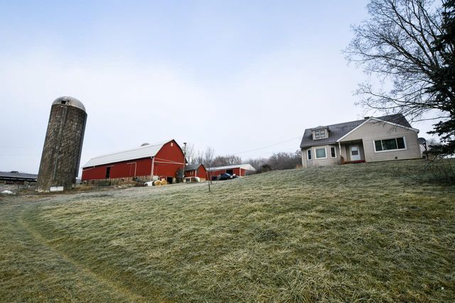 E5190 Sand Hill Road, Reedsburg, WI 53959