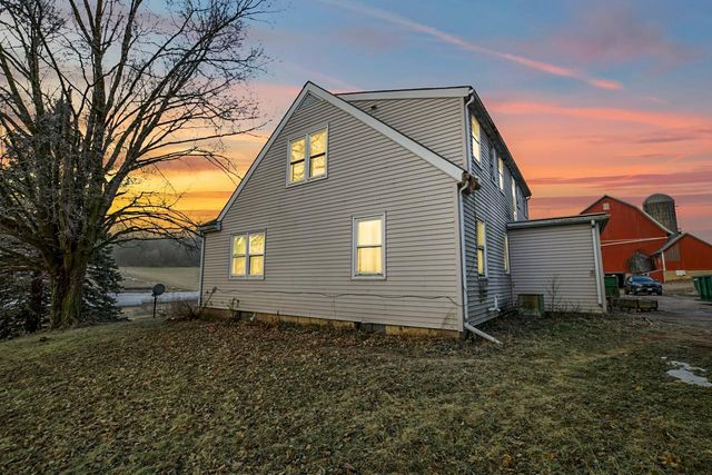 E5190 Sand Hill Road, Reedsburg, WI 53959