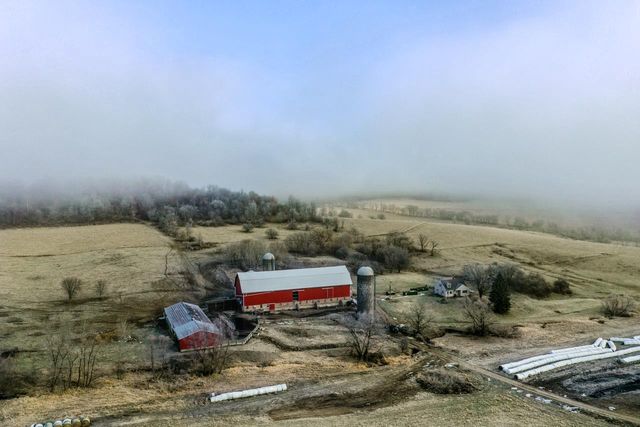 E5190 Sand Hill Road, Reedsburg, WI 53959