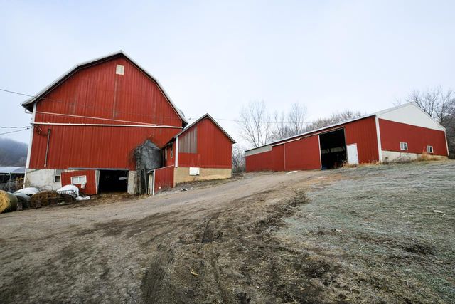 E5190 Sand Hill Road, Reedsburg, WI 53959