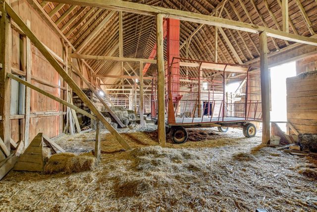 E5190 Sand Hill Road, Reedsburg, WI 53959