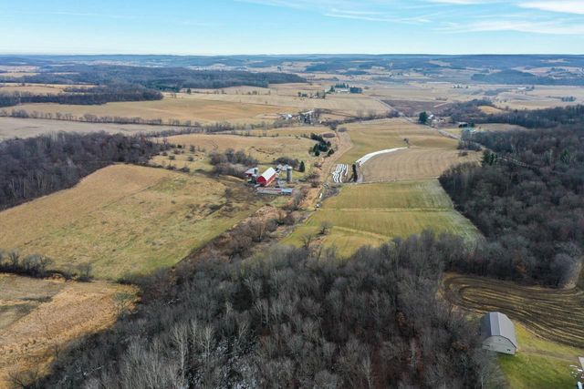 E5190 Sand Hill Road, Reedsburg, WI 53959