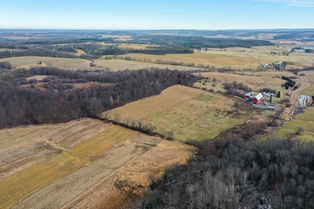 E5190 Sand Hill Road, Reedsburg, WI 53959