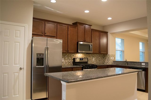 8112 SUMMERLAKE GROVES STREET, Winter Garden, FL 34787