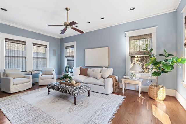 411 Bayland Avenue, Houston, TX 77009