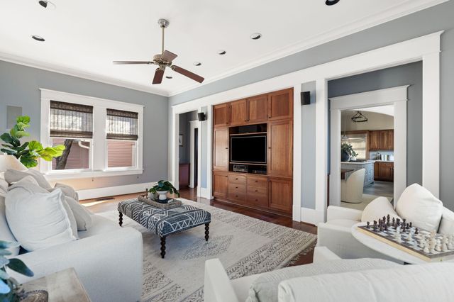 411 Bayland Avenue, Houston, TX 77009