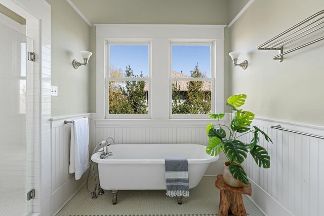 411 Bayland Avenue, Houston, TX 77009