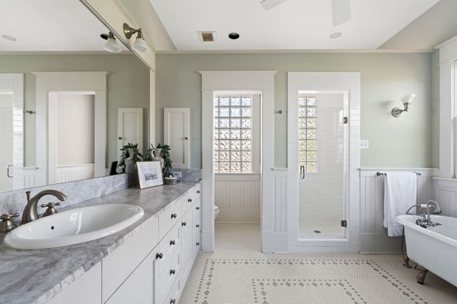 411 Bayland Avenue, Houston, TX 77009