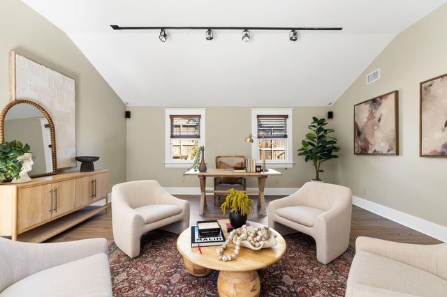 411 Bayland Avenue, Houston, TX 77009