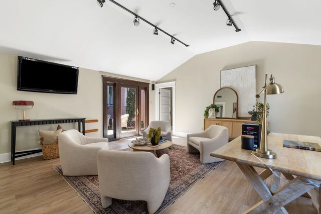 411 Bayland Avenue, Houston, TX 77009