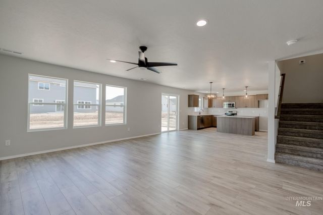 1144 W Cub River Dr, Meridian, ID 83642