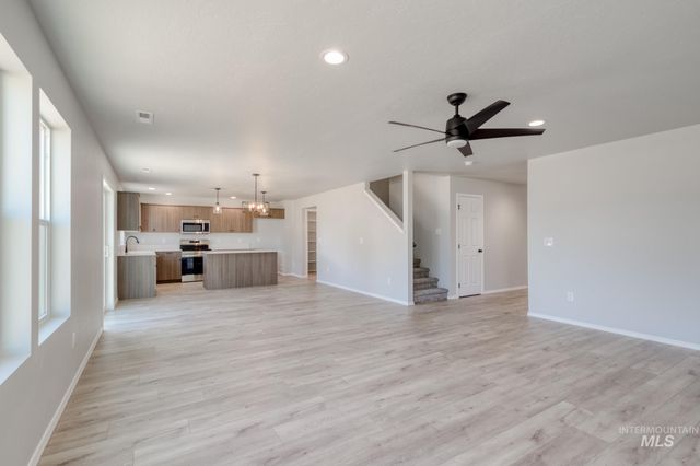 1144 W Cub River Dr, Meridian, ID 83642