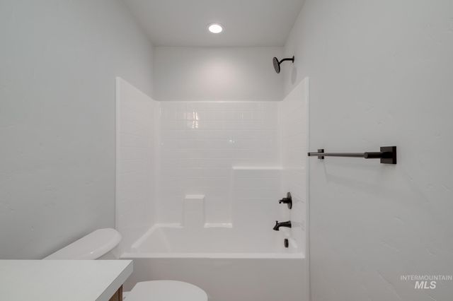 1144 W Cub River Dr, Meridian, ID 83642