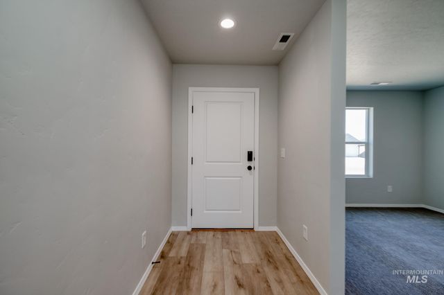 1144 W Cub River Dr, Meridian, ID 83642