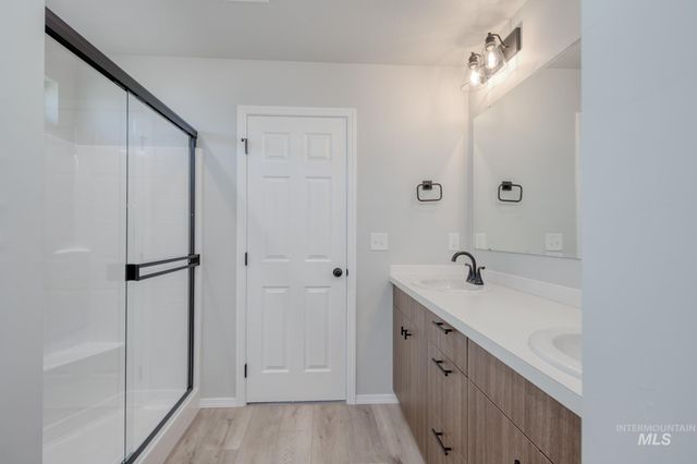 1144 W Cub River Dr, Meridian, ID 83642