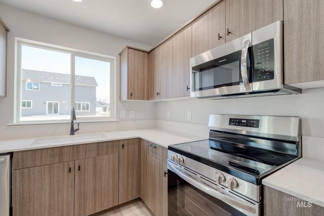 1144 W Cub River Dr, Meridian, ID 83642