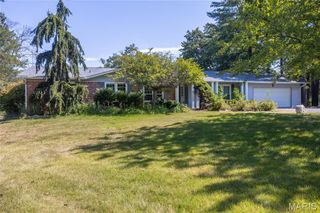 28102 Sunnyside Road, Warrenton, MO 63383