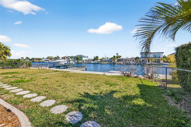 5448 LEEWARD LANE, New Port Richey, FL 34652