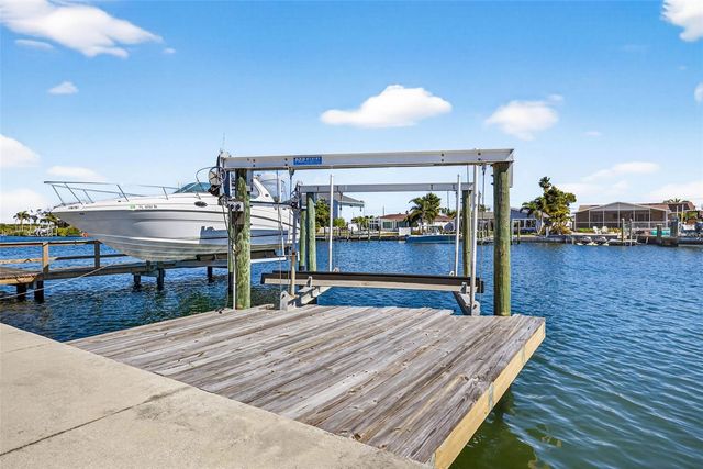 5448 LEEWARD LANE, New Port Richey, FL 34652