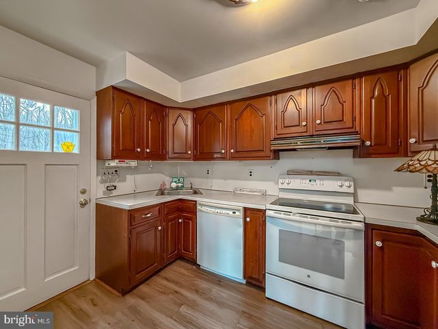 2240 DEEP CREEK RD, Perkiomenville, PA 18074