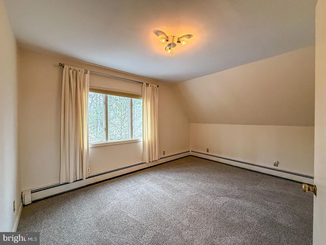 2240 DEEP CREEK RD, Perkiomenville, PA 18074