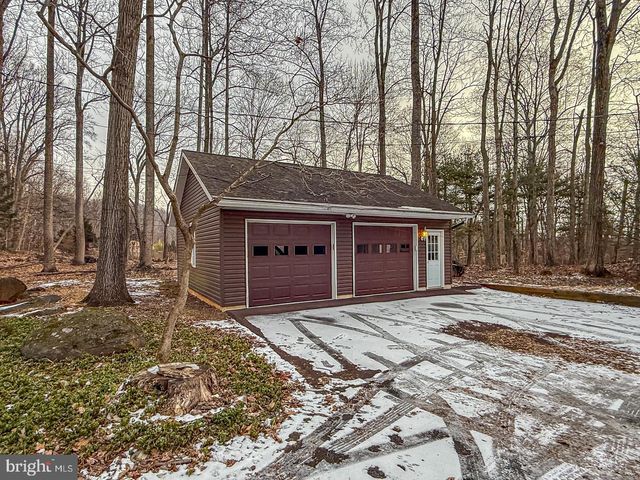 2240 DEEP CREEK RD, Perkiomenville, PA 18074
