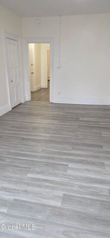 32 Broad Street, Waterford, NY 12188