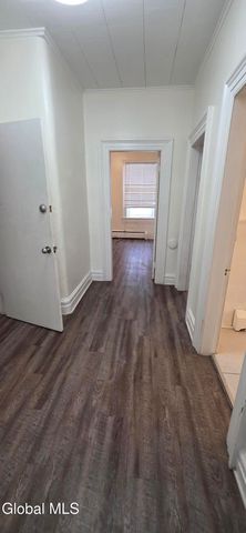 32 Broad Street, Waterford, NY 12188