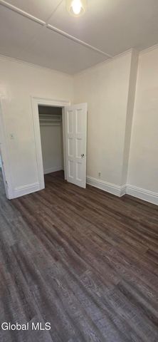 32 Broad Street, Waterford, NY 12188