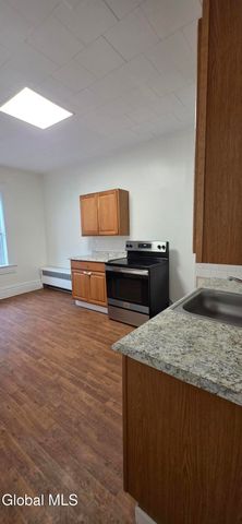 32 Broad Street, Waterford, NY 12188