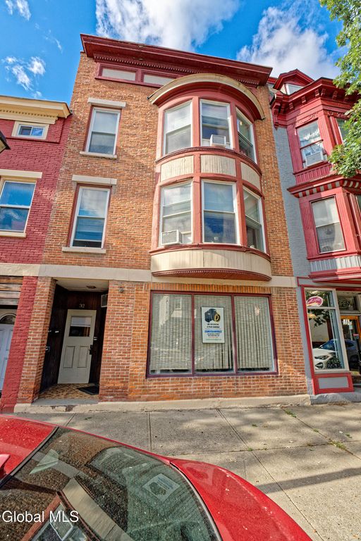 32 Broad Street, Waterford, NY 12188