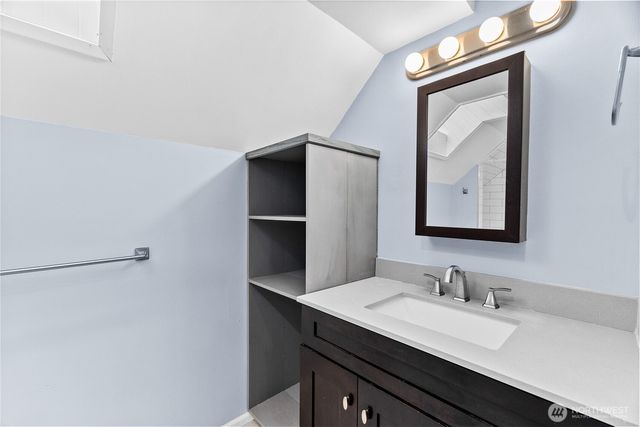 9911 Berkshire Loop SE, Olympia, WA 98513