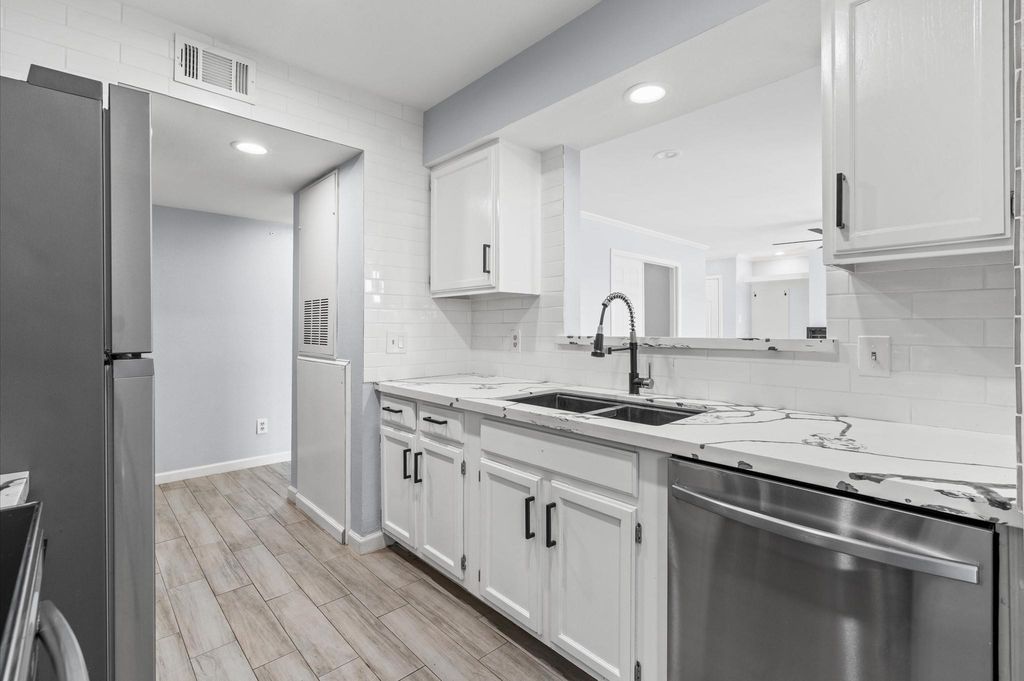 14600 Fonmeadow Drive 602, Houston, TX 77035