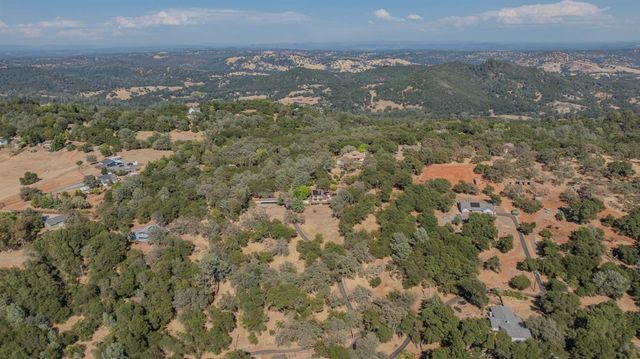 5681 Honeycomb Ln, Shingle Springs, CA 95682