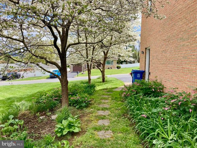 733 BEACH ST, Reading, PA 19605