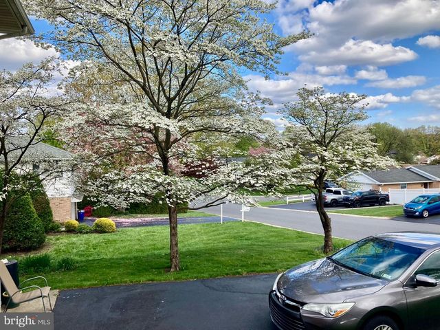 733 BEACH ST, Reading, PA 19605