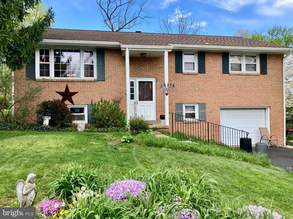 733 BEACH ST, Reading, PA 19605