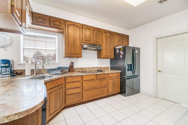 5708 Lakeside Ct, Milton, FL 32583